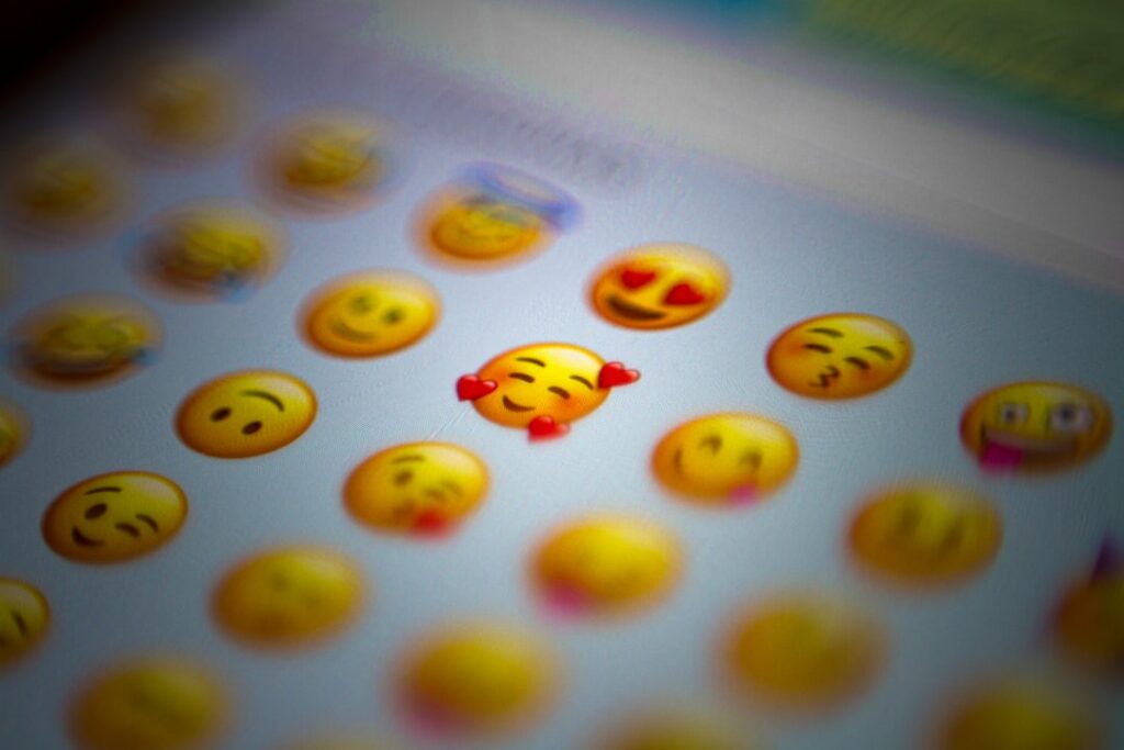 Emojis und ihre Bedeutung im Alltag: Kleine Symbole, große Wirkung